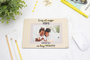 Alfombrilla personalizada para papá con el mensaje "Eres el mejor Papá, como tu no hay ninguno" y una imagen