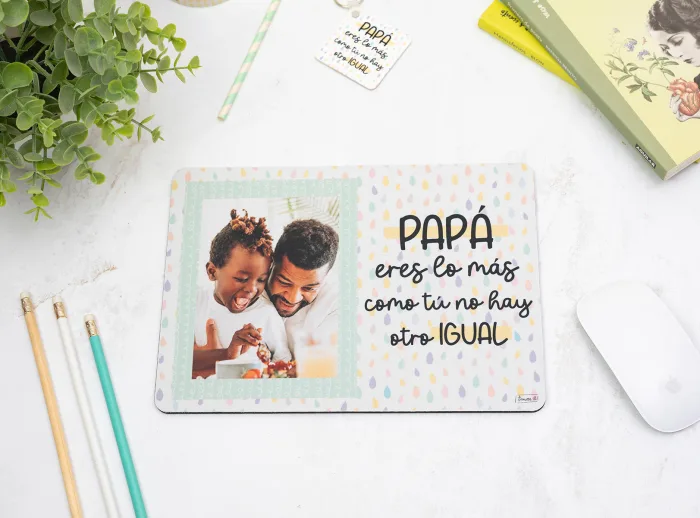 Alfombrilla personalizada para papá con el mensaje "Papá, eres lo más, como tú no hay otro igual" y una imagen