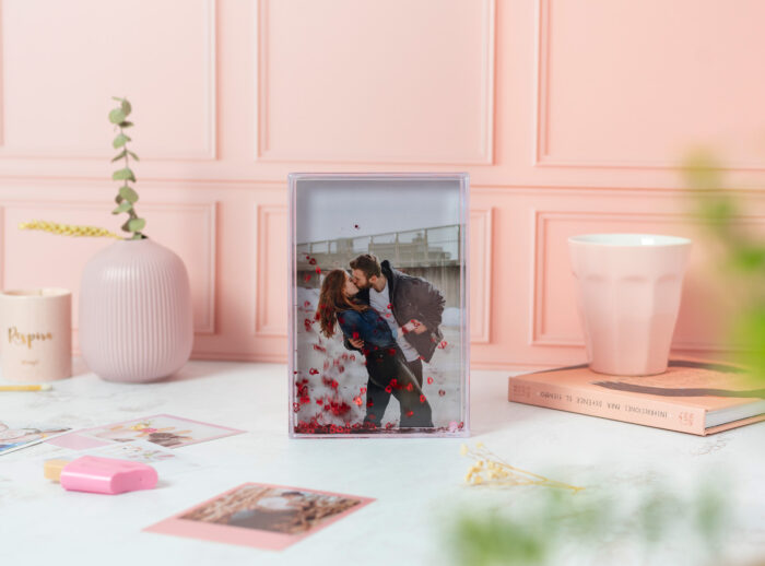 Bloque de corazones Bloque de metacrilato relleno con corazones rojos