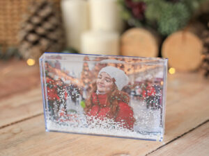 Bloque de metacrilato relleno con nieve