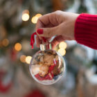 Bola de navidad transparente personalizada con una foto