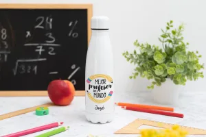 Botella personalizada con mensaje 'Mejor profesor del mundo', nombre del profesor, curso y nombres de los niños en el reverso