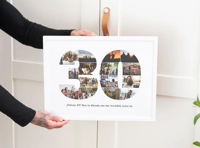 Collage con números (30) personalizado tamaño 30x40 cm. con marco de madera blanco