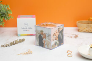 Cubo de fotos acrílico de 8,5x8,5x8,5 cm. personalizado con 6 fotos