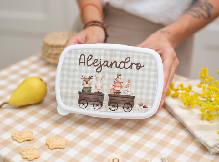 Fiambrera blanca personalizada con diseño de Bosqu y nombre del niño
