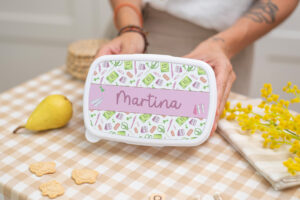 Fiambrera blanca personalizada con diseño de Cole y nombre del niño
