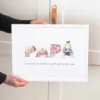 Lámina personalizada con la palabra PAPÁ, cada letra formada por fotos. Con marco de madera blanca.