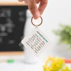 Llavero cuadrado personalizado para profesores con curso y nombres de los niños en el reverso