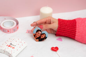 Llavero de enamorados con forma de corazón personalizado con una foto