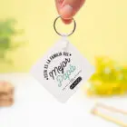 Llavero personalizado cuadrado de plástico con la frase "Familia del mejor papá" en un lado y una foto en el otro.