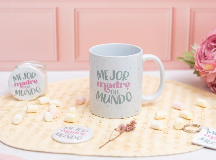 Taza de cerámica con interior blanco, personalizada con la frase "Mejor madre del mundo" y una foto.