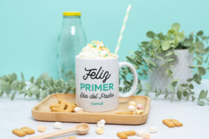 Taza personalizada con foto y mensaje "Feliz primer día del padre". Personalización con el nombre que elijas disponible.