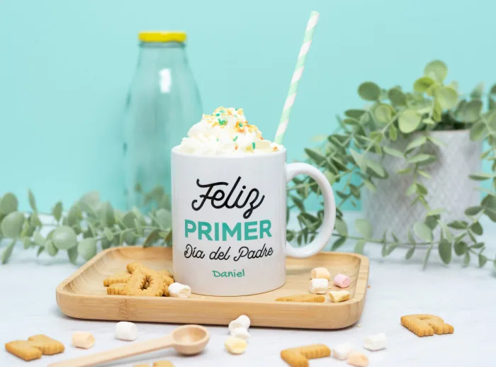 Taza personalizada con foto y mensaje "Feliz primer día del padre". Personalización con el nombre que elijas disponible.