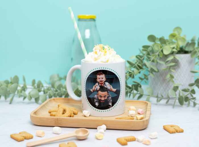 Taza personalizada con foto y mensaje "Feliz primer día del padre". Personalización con el nombre que elijas disponible.