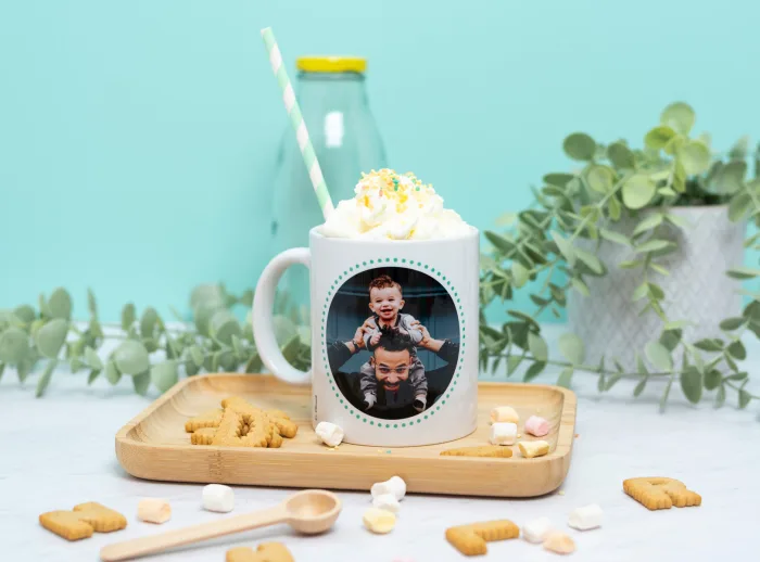 Taza personalizada con foto y mensaje "Feliz primer día del padre". Personalización con el nombre que elijas disponible.