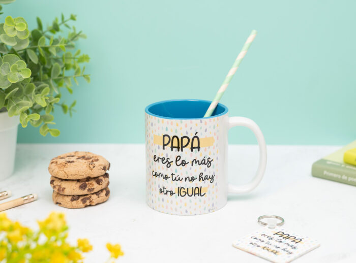 Taza personalizada con la frase "Papá, eres lo más. Como tú, no hay uno igual." y espacio para incluir una foto.